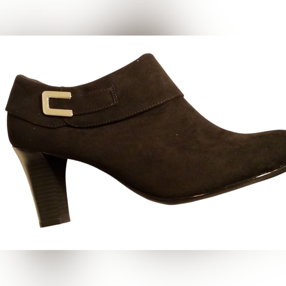 Aubrey Lynn Red Or Black Suede Booties, New In Box, 3" Block Heel, Zipper/Buckle - Picture 10 of 13